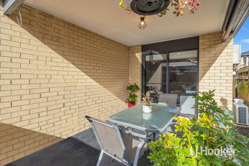 Photo - 15 Cartwright Grove, Cranbourne East VIC 3977 - Image 13