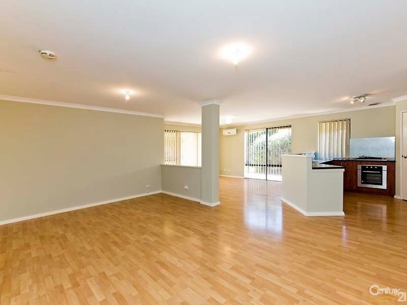 Photo - 15 Carwoola Circle, Carramar WA 6031 - Image 5