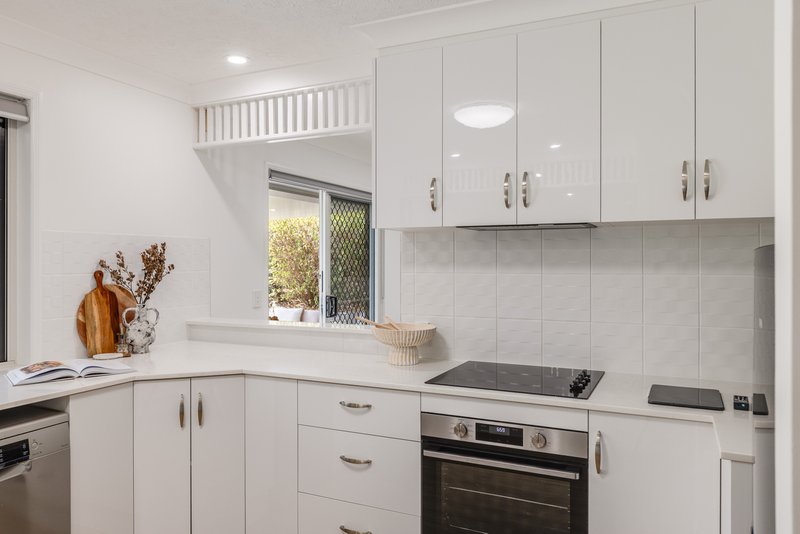 Photo - 15 Cary Road, Glenvale QLD 4350 - Image 8
