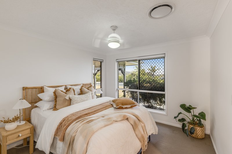 Photo - 15 Cary Road, Glenvale QLD 4350 - Image 10