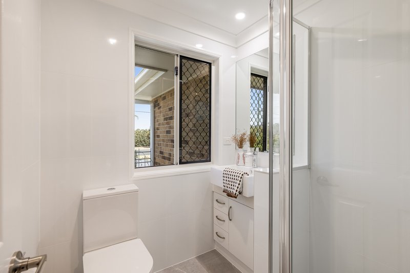 Photo - 15 Cary Road, Glenvale QLD 4350 - Image 11