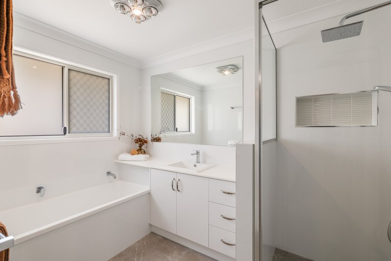 Photo - 15 Cary Road, Glenvale QLD 4350 - Image 15