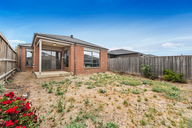 Photo - 15 Cascade Avenue, Wallan VIC 3756 - Image 9