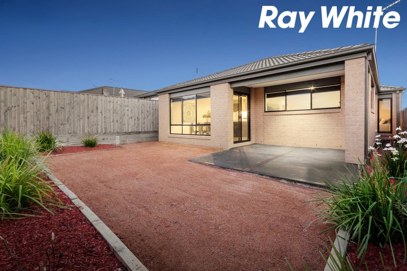 Photo - 15 Cascade Way, Pakenham VIC 3810 - Image 13