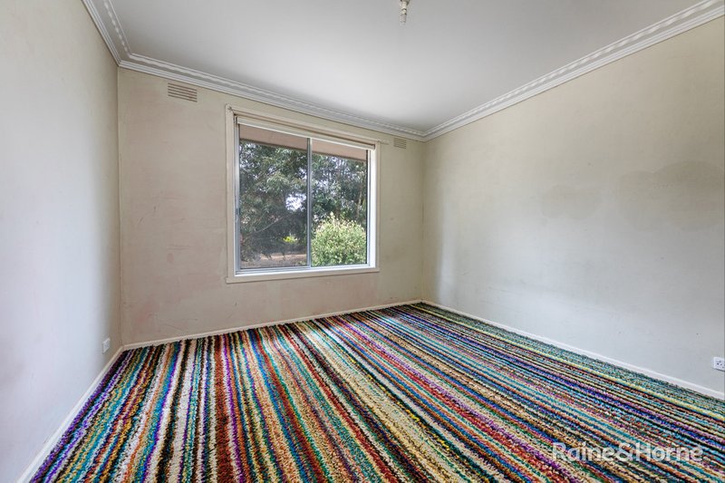 Photo - 15 Casey Avenue, Sunbury VIC 3429 - Image 13