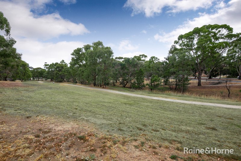 Photo - 15 Casey Avenue, Sunbury VIC 3429 - Image 17