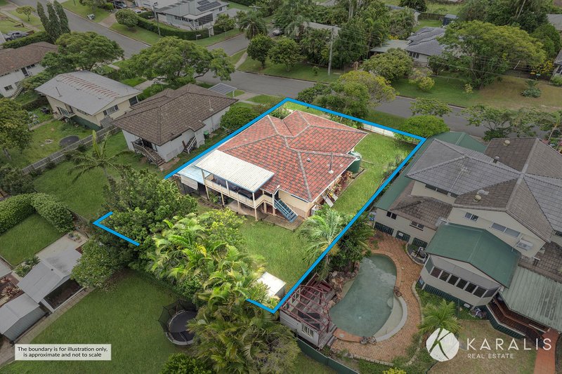Photo - 15 Casmaria Street, Mansfield QLD 4122 - Image 4