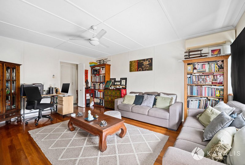 Photo - 15 Casmaria Street, Mansfield QLD 4122 - Image 7