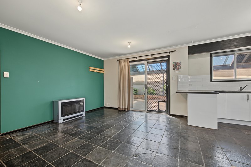 Photo - 15 Causby Crescent, Willaston SA 5118 - Image 11