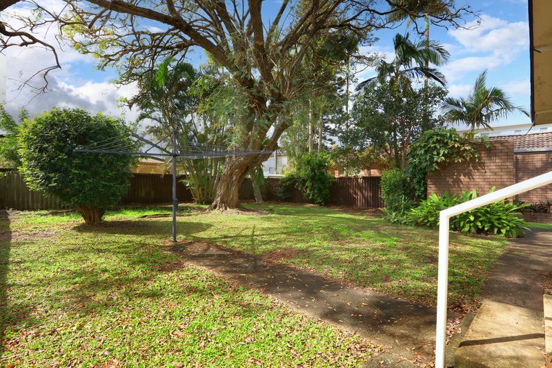 Photo - 15 Cawthray Street, Biggera Waters QLD 4216 - Image 11