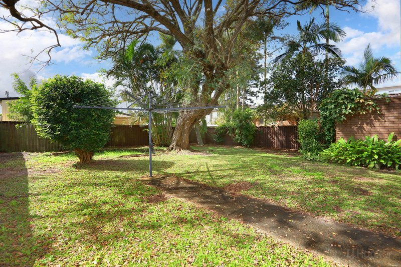 Photo - 15 Cawthray Street, Biggera Waters QLD 4216 - Image 12