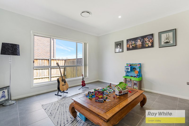 Photo - 15 Centaurus Street, Campbelltown NSW 2560 - Image 4