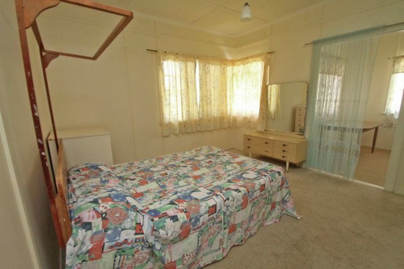 Photo - 15 Central Lane, Gladstone Central QLD 4680 - Image 6