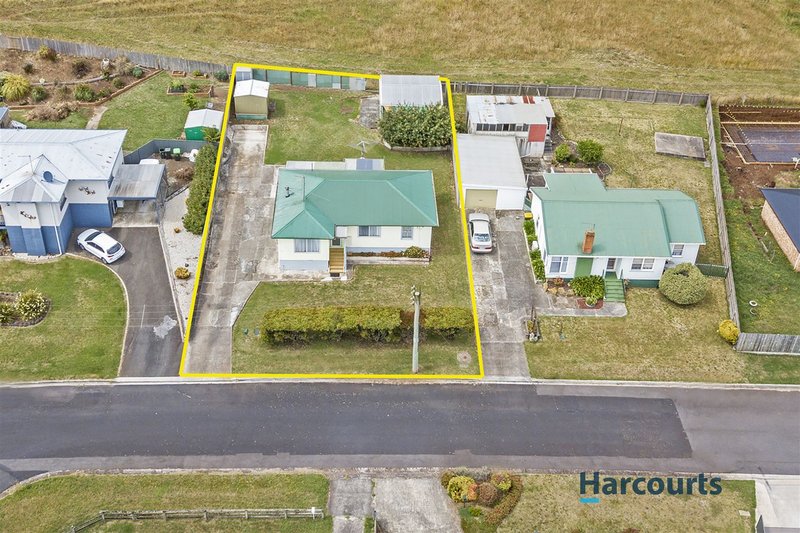 Photo - 15 Chamberlain Street, Ulverstone TAS 7315 - Image 2