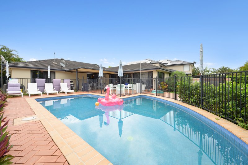 Photo - 15 Champagne Boulevard, Helensvale QLD 4212 - Image 15