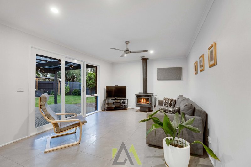 Photo - 15 Chandos Place, Langwarrin VIC 3910 - Image 6