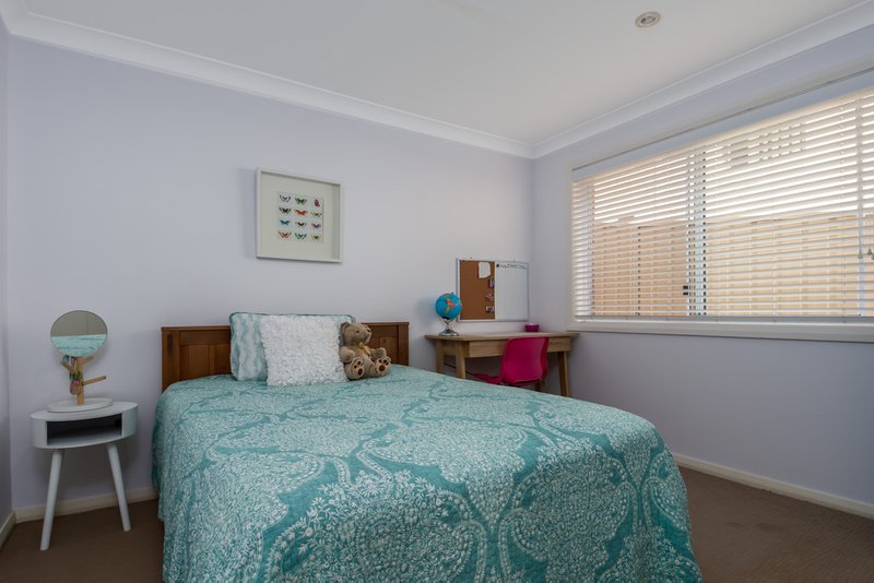 Photo - 15 Chaplin Place, Albion Park NSW 2527 - Image 8