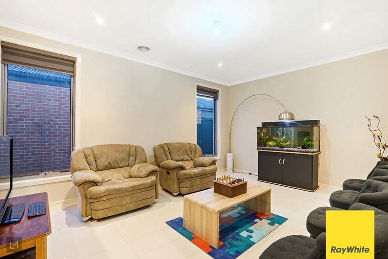 Photo - 15 Chapman Dr , Wyndham Vale VIC 3024 - Image 7