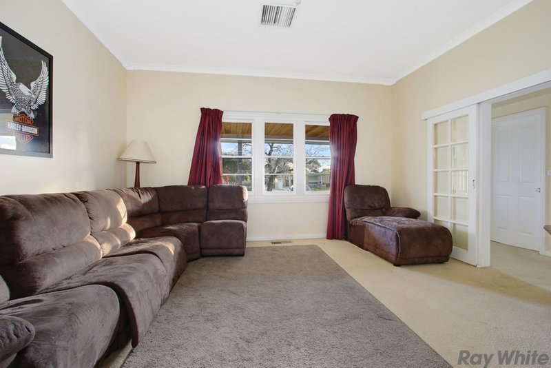 Photo - 15 Charles Street, Benalla VIC 3672 - Image 2