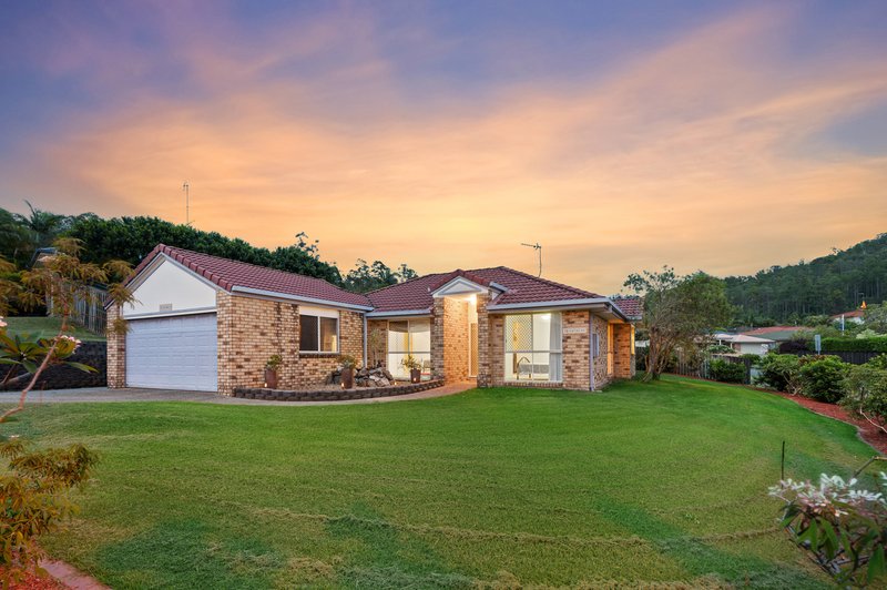 Photo - 15 Chatham Avenue, Pacific Pines QLD 4211 - Image 3