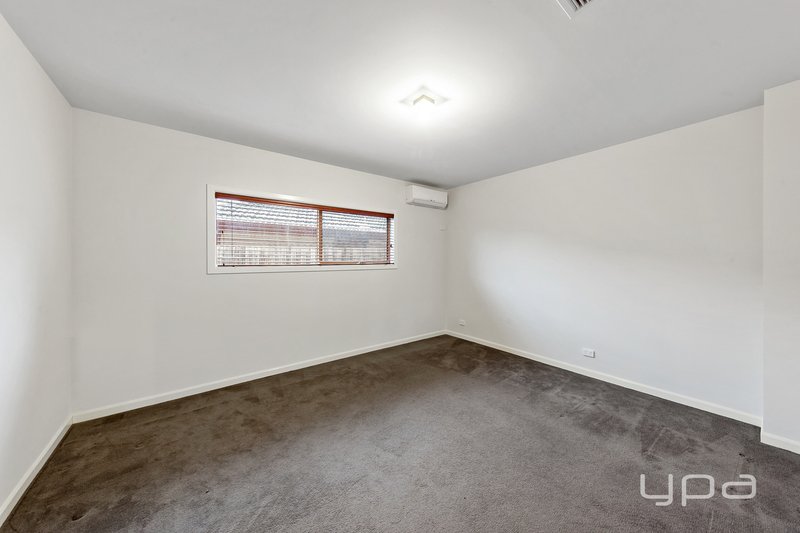 Photo - 15 Chedgey Drive, St Albans VIC 3021 - Image 20