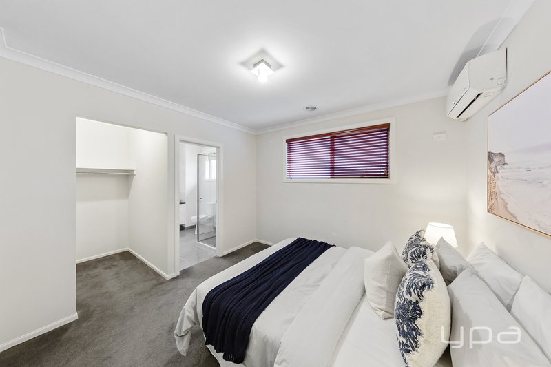 Photo - 15 Chedgey Drive, St Albans VIC 3021 - Image 30