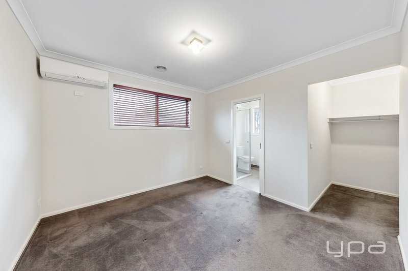 Photo - 15 Chedgey Drive, St Albans VIC 3021 - Image 31