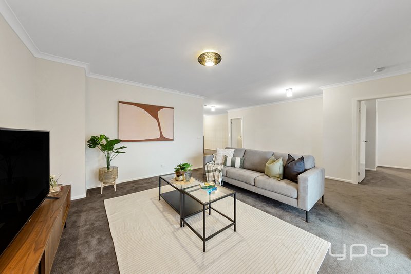 Photo - 15 Chedgey Drive, St Albans VIC 3021 - Image 35