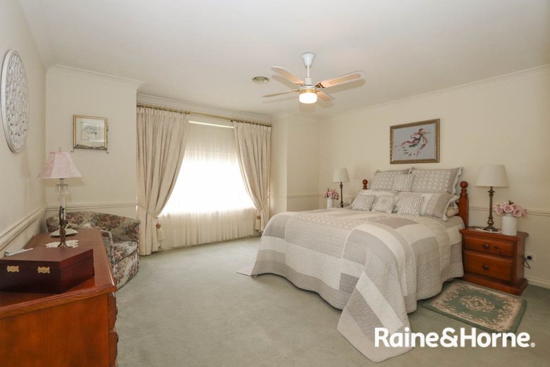 Photo - 15 Cherrywood Crescent, Llanarth NSW 2795 - Image 9