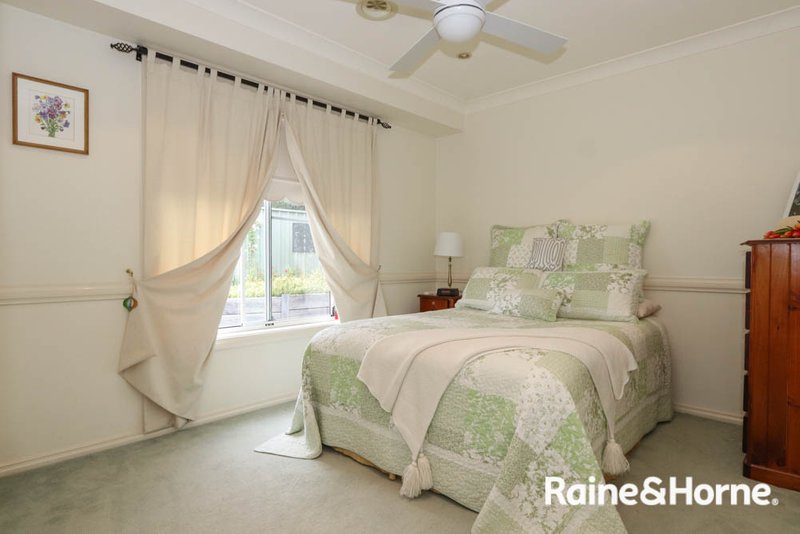 Photo - 15 Cherrywood Crescent, Llanarth NSW 2795 - Image 11