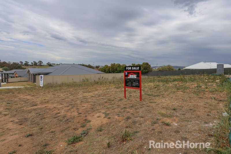 Photo - 15 Cheviot Drive, Kelso NSW 2795 - Image 3