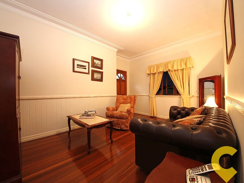 Photo - 15 Chigwell Street, Wavell Heights QLD 4012 - Image 11