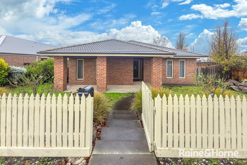 Photo - 15 Childe Harold Road, Gisborne VIC 3437 - Image 9