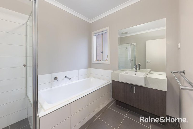 Photo - 15 Childe Harold Road, Gisborne VIC 3437 - Image 10