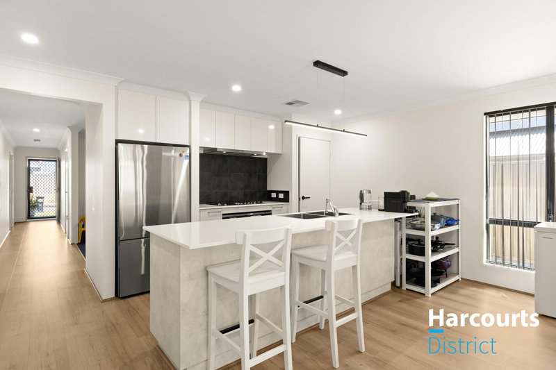 Photo - 15 Citrine Way, Karnup WA 6176 - Image 2