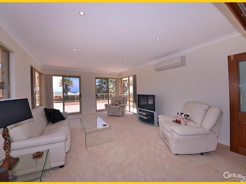 Photo - 15 Clarecastle Retreat, Mindarie WA 6030 - Image 12