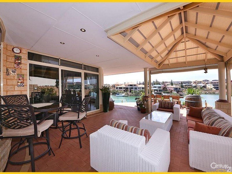 Photo - 15 Clarecastle Retreat, Mindarie WA 6030 - Image 15