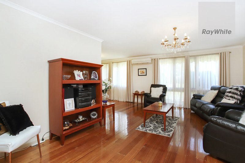 Photo - 15 Clarke Drive, Gladstone Park VIC 3043 - Image 2