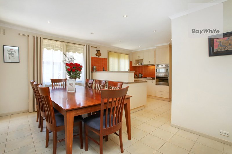 Photo - 15 Clarke Drive, Gladstone Park VIC 3043 - Image 4