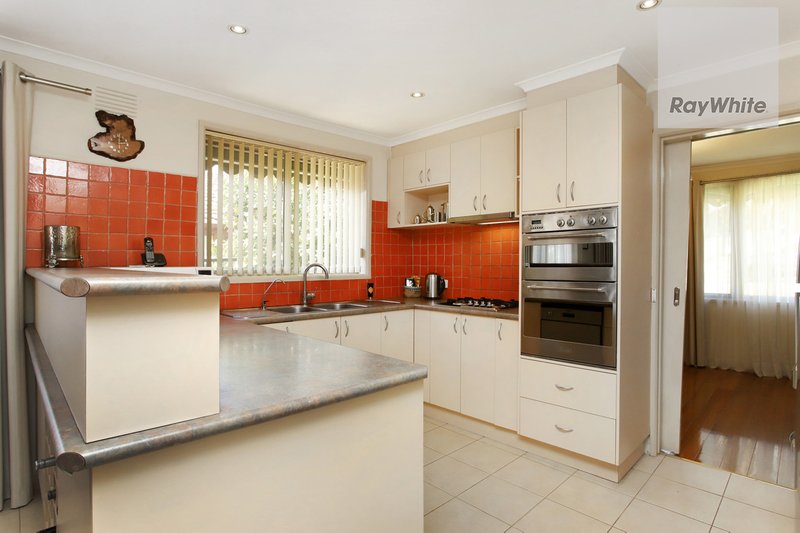 Photo - 15 Clarke Drive, Gladstone Park VIC 3043 - Image 5