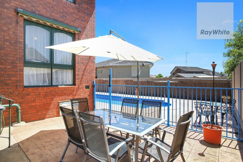 Photo - 15 Clarke Drive, Gladstone Park VIC 3043 - Image 16