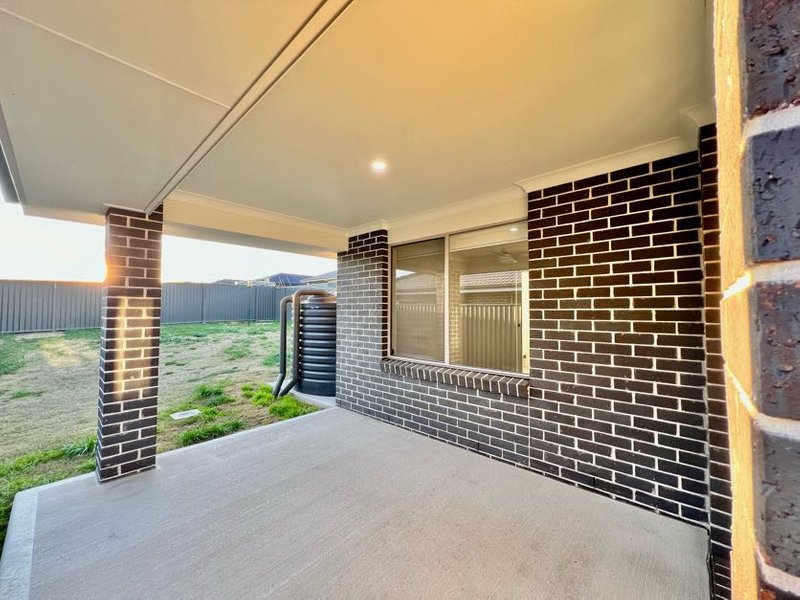 Photo - 1/5 Cliffdale Place, Kootingal NSW 2352 - Image 12