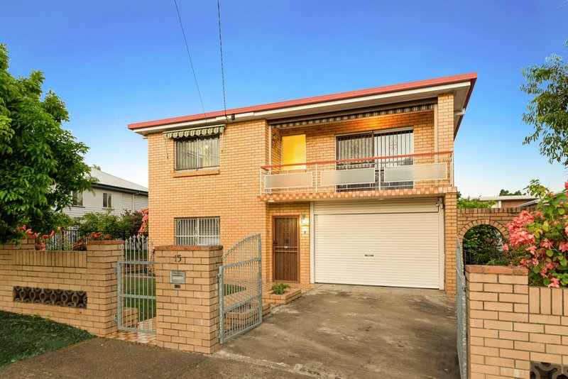 15 Clifford Street, Stafford QLD 4053