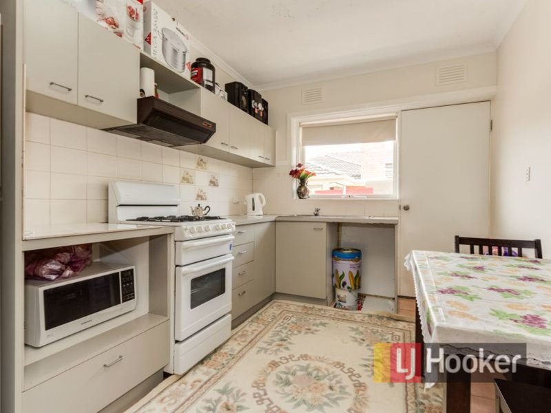 Photo - 1/5 Close Avenue, Dandenong VIC 3175 - Image 2