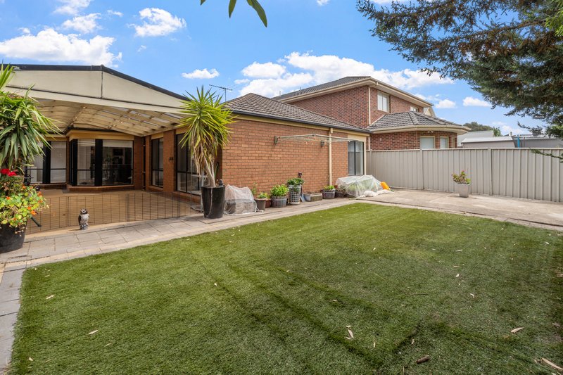 Photo - 15 Cobblestone Green, Caroline Springs VIC 3023 - Image 19