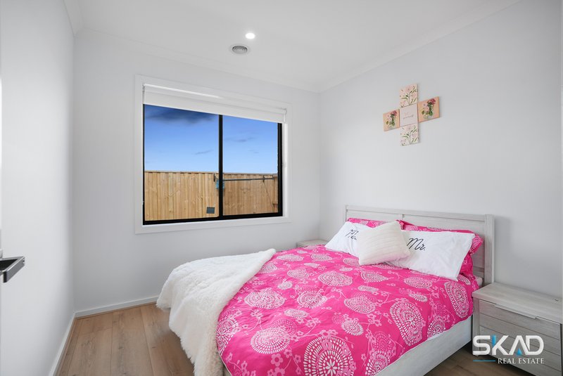 Photo - 15 Cockerell Street, Tarneit VIC 3029 - Image 15