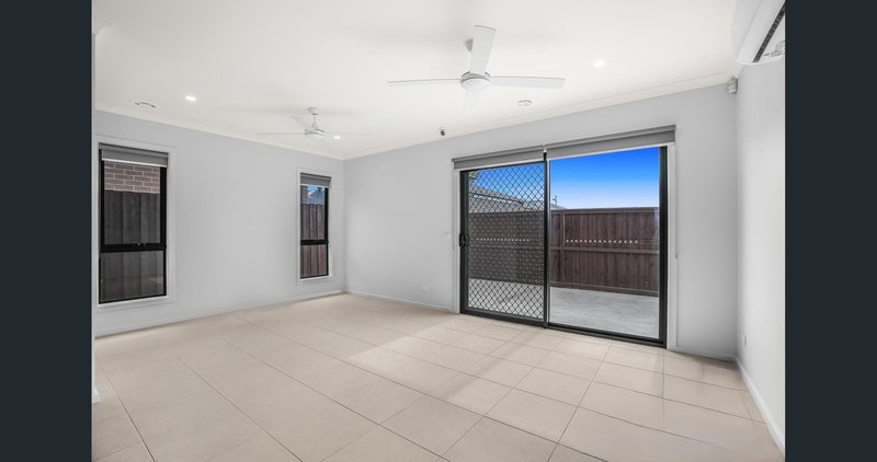 Photo - 15 Codrington Road, Truganina VIC 3029 - Image 2