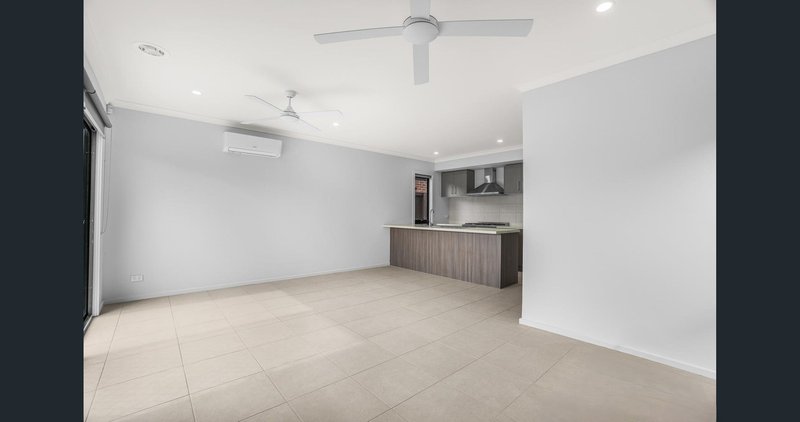 Photo - 15 Codrington Road, Truganina VIC 3029 - Image 3