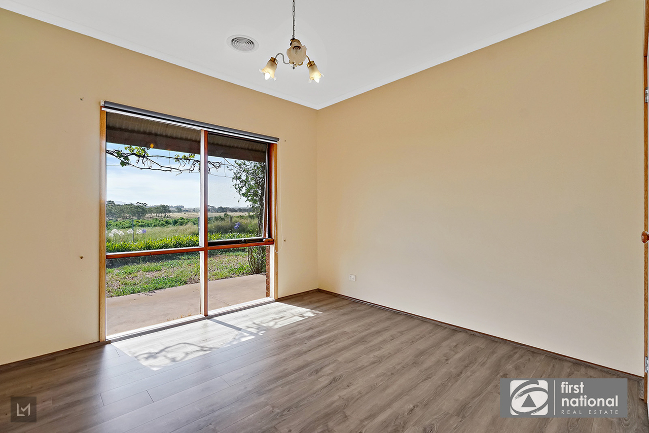 15 COLIN CRESCENT, Little River VIC 3211 - Image 7