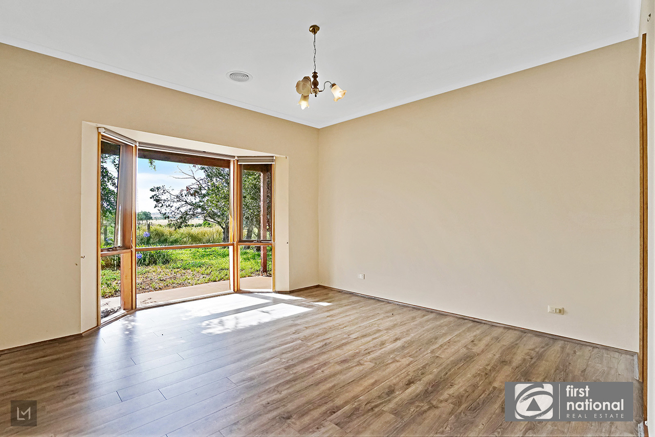 15 COLIN CRESCENT, Little River VIC 3211 - Image 8